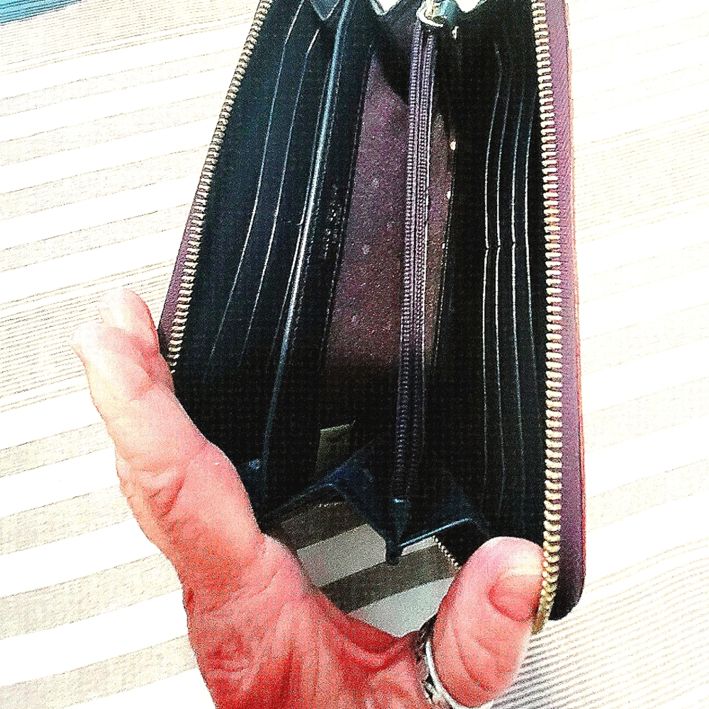 Kate Spade Wallet - Picture 6 of 9